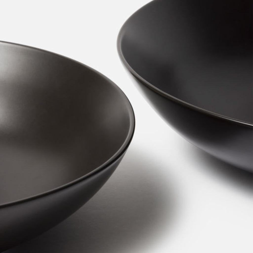 Stoneware Low Bowl Matte Black