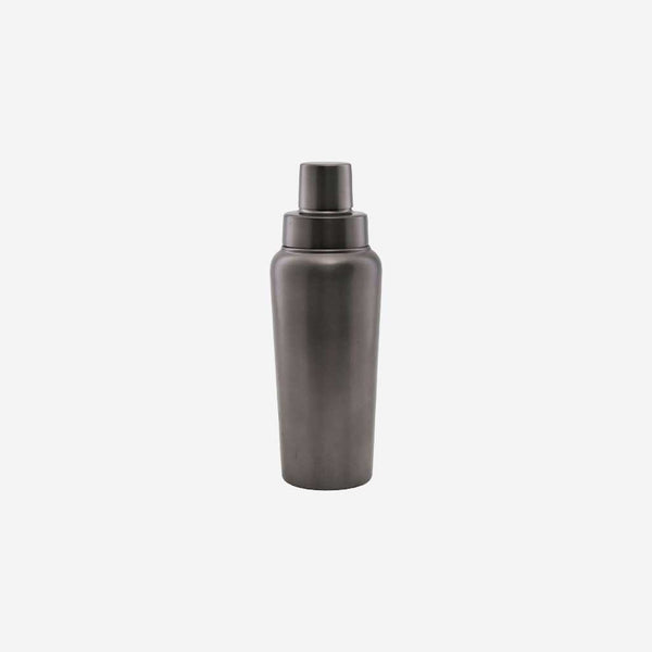 Mix the most delicious cocktails in your own kitchen with this minimalist cocktail shaker. Made of stainless steel, this durable home-bar essential is a stylish addition to your weekend entertaining ritual. 
