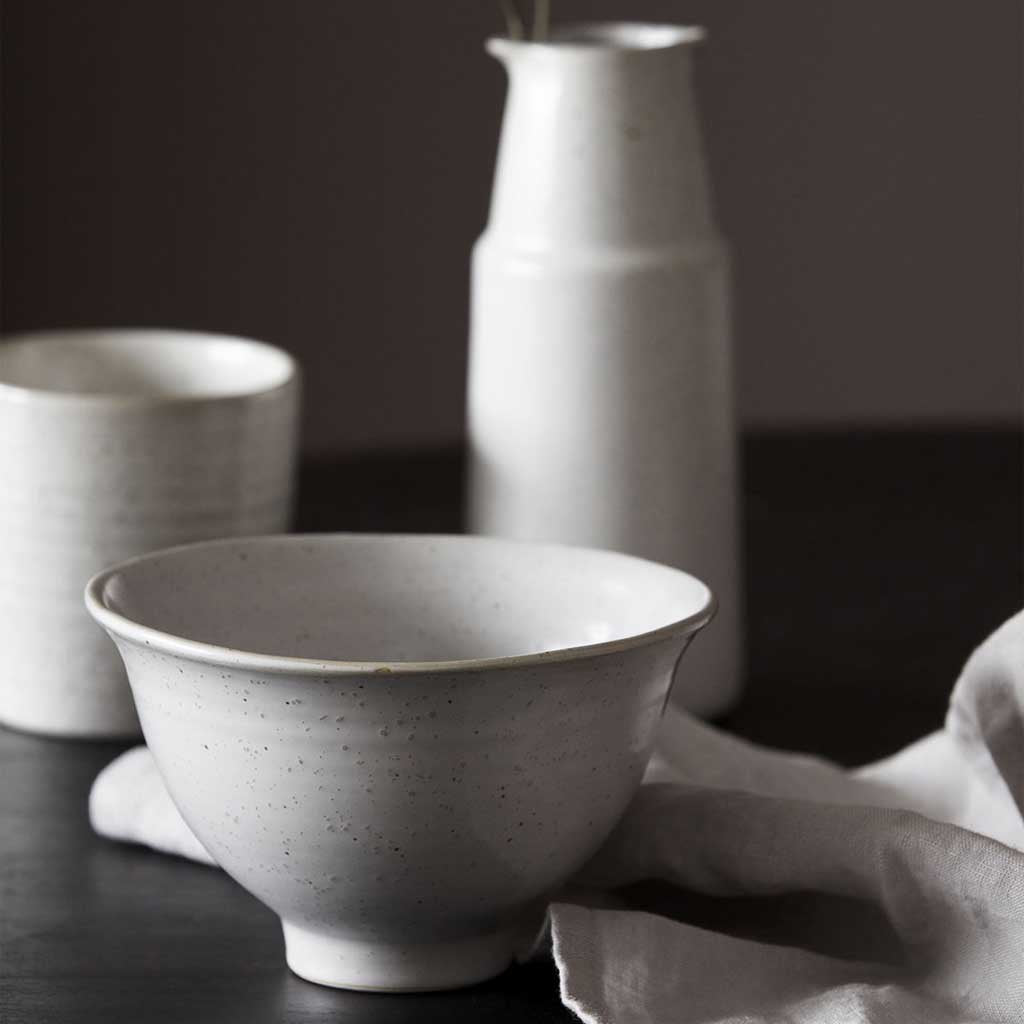 Classic and understated, these perfectly imperfect little bowls are the ultimate breakfast bowl. Crafted in stoneware in beautiful neutral shades with a subtle speckle texture, these will seamlessly fit in with your existing pieces or complement others in the Pion range.